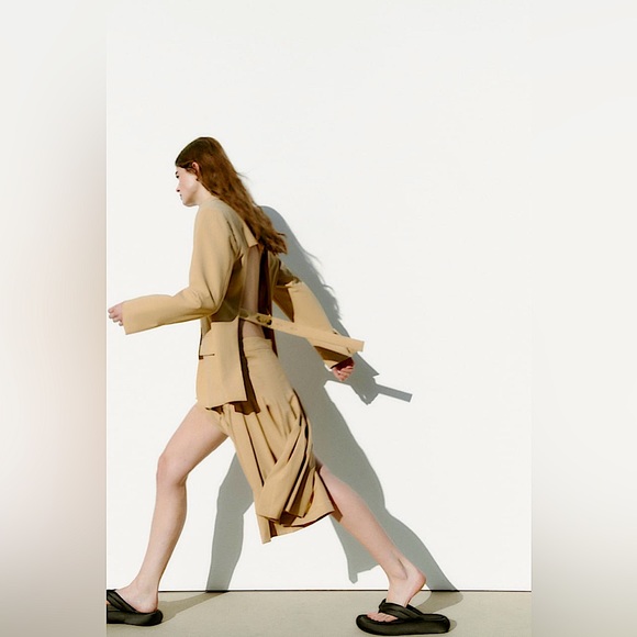 ZARA Menswear Style Blazer With Open Back - Picture 6 of 9